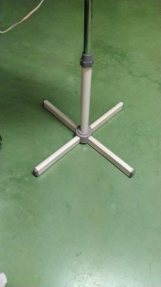 Ventilador de pie Basic gris y blanco