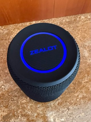 Zealot S32 Pro wireless speaker con luce colorata