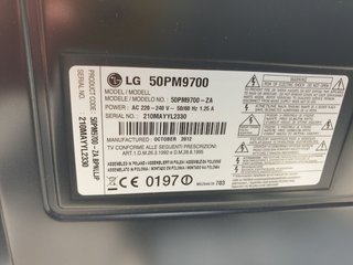 LG Smart TV Plasma 50PM9700 para piezas o reparar