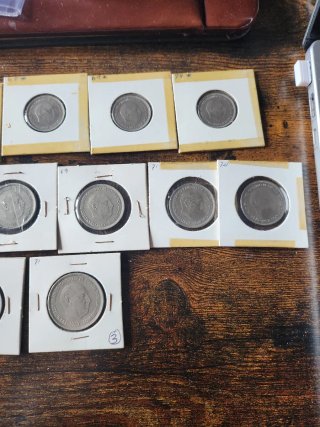 27 monedas de franco de 5.  25 y 50 pesetas