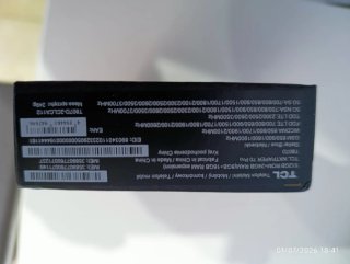 Teléfono móvil nuevo sin estrenar