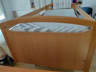Cama articulada para personas con poca movilidad