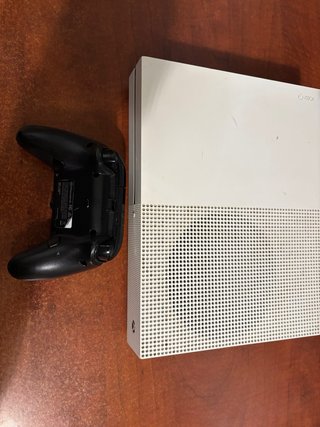 Xbox One S 500GB + Mando + 2 Juegos