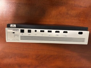Xbox One S 500GB + Mando + 2 Juegos