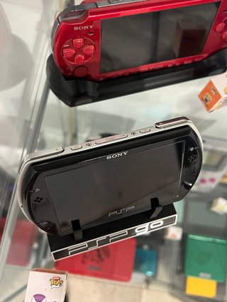 PSP GO (nuovo) + accessori