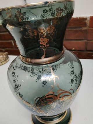 Jaron antiguo con decoración en plata