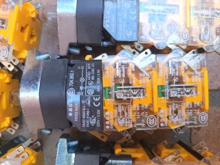 Pulsador interruptor marca eao