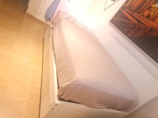 Cama con cajones