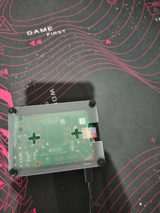 Raspberry Pi 4 Model B 4GB RAM + MicroSD 128GB.