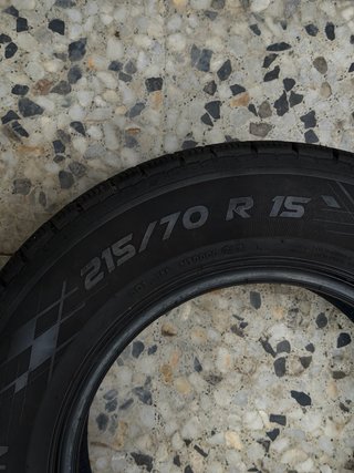 Neumáticos 215/70/15