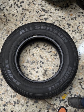 Neumáticos 215/70/15