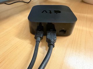 Apple TV 4K 32GB con mando y cable de corriente