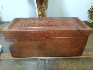 Caja Cofre Vintage de Cuero Repujado (36x15 cm)