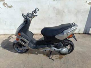 Vendo ciclomotor 50cc, Marca Speedfith. Año 2000,