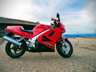 Moto Honda VFR750 RC364
