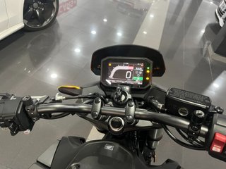 HONDA CB750 HORNET