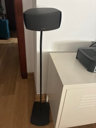 Equipo de musica Bose con 2 altavoces y buffle.