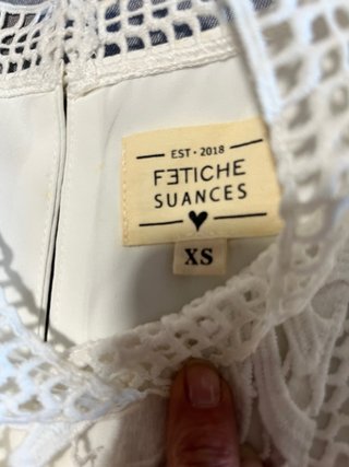 Blusa romántica blanca de Fetiche Suances