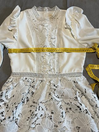 Blusa romántica blanca de Fetiche Suances