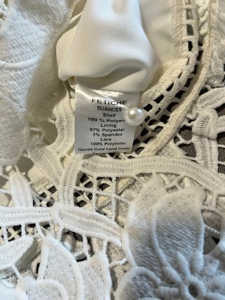 Blusa romántica blanca de Fetiche Suances