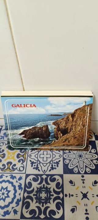 90 postales de Galicia, provincias y municipios.