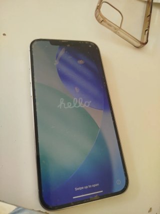 iPhone 12 pro max todo ok incluido cargador