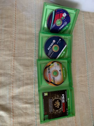 FIFA 19/23 y PES 2019 para Xbox 1.