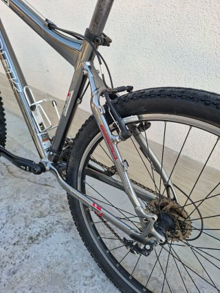 Bicicleta Trek 4300 de 26" -talla M- Muy fiable.