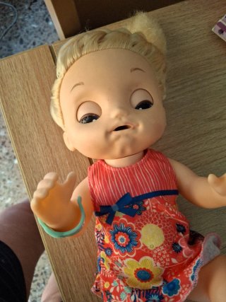 Trona con baby alive dulces lagrimas.