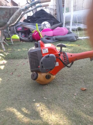 desbrozadora marca oleo mac sparta 25 TR