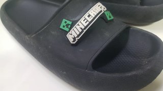 Minecraft chanclas y Nike bañador