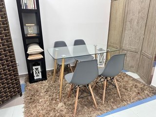 PACK Mesa Comedor Cristal + 4 Sillas NUEVO
