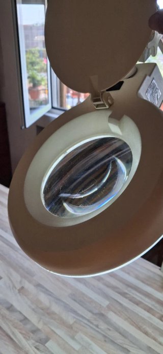 Lampada da tavolo industriale