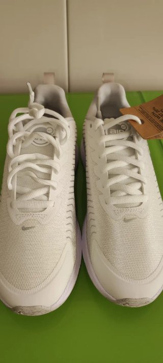 Nike aire Max nuaxis se talla 44.5