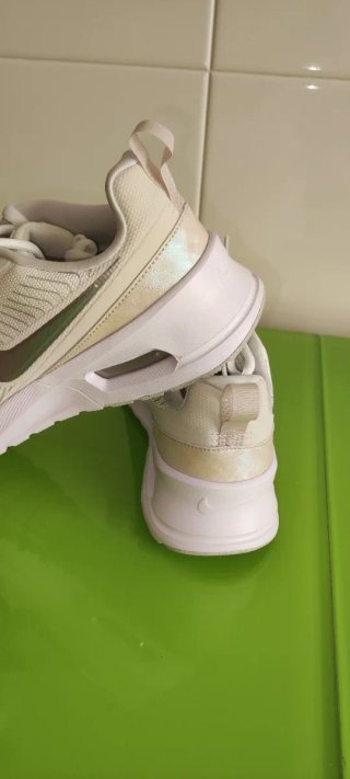 Nike aire Max nuaxis se talla 44.5