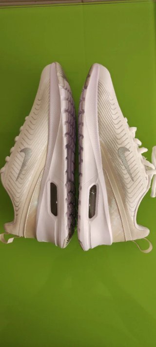 Nike aire Max nuaxis se talla 44.5