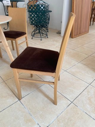 Sillas de comedor en  madera tapizadas