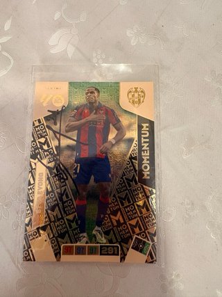 Etta eyong momentum panini firmada por el jugador