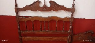 Cabecero y piecero cama de madera antigua labrada
