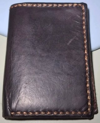 Billetera artesana de hombre en piel