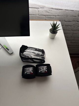 Guantes de boxeo Leone black edition.