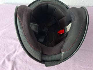 Casco moto jet negro mate marca KUM