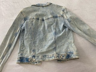 Chaqueta vaquera Stradivarius
