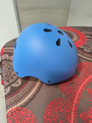 Casco infantil para bici y patines+ protecciones.