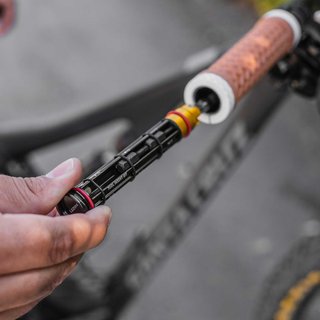KIT INSERCIÓN DE HERRAMIENTAS para manillar Lezyne