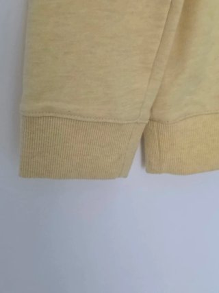 Sudadera amarilla