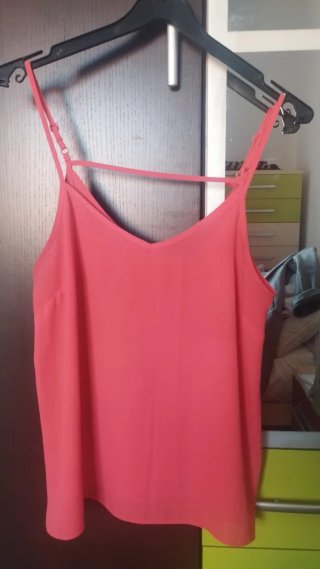 Camiseta coral de tirantes fino