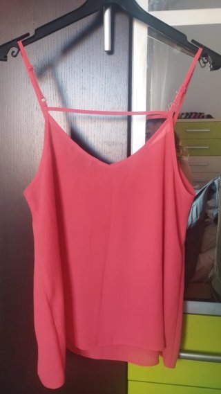 Camiseta coral de tirantes fino