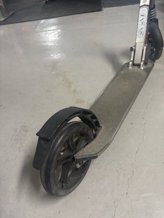 Patinete de niño marca oxelo como  nuevo