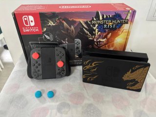 Nintendo Switch + Monster Hunter Rise + extras